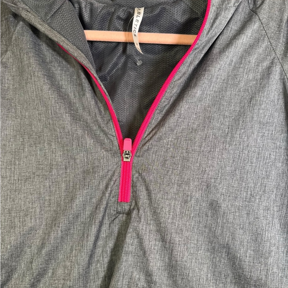 Fabletics Gray Hooded Windbreaker‎ Jacket – Size M, Pink Zip Accent - Picture 5 of 9